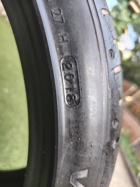 Hankook Ventus S1evo2. 