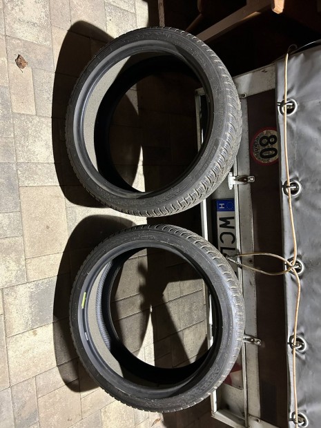 Hankook Winter Icept 255/40 R21