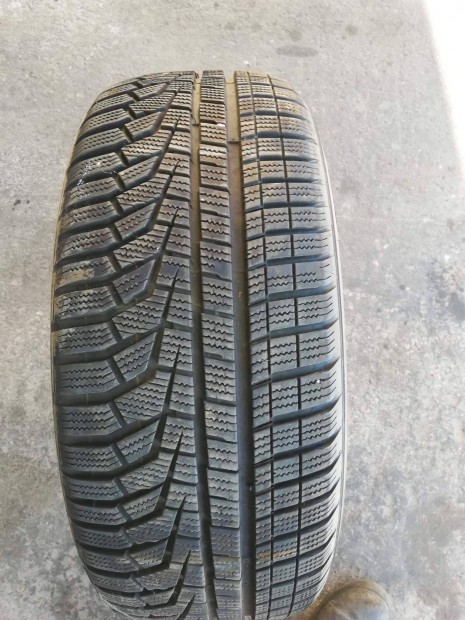 Hankook Winter Icept Evo2 tligumi 225/55R17