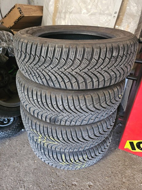 Hankook Winter Icept RS2 185/65 R15 7mm fölött!!!