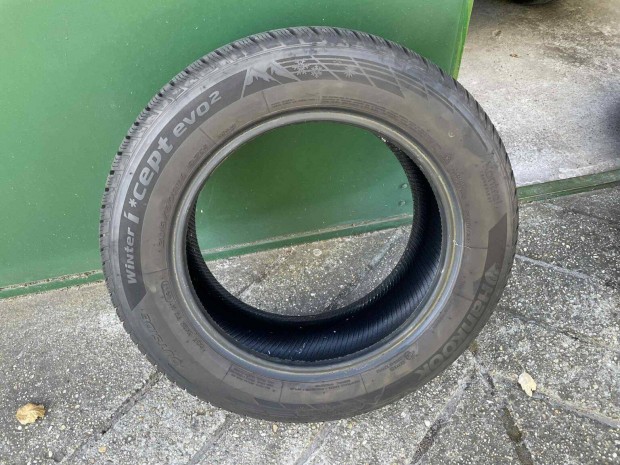 Hankook Winter Icept evo2 205/60R16 méretben használt téli gumi 4db