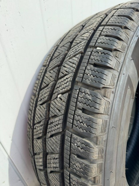 Hankook Winter i*cept 225/65 R16C tligumi