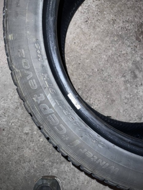 Hankook Winter i*cept evo 2 - 235/45 R17 téligumi - 2db