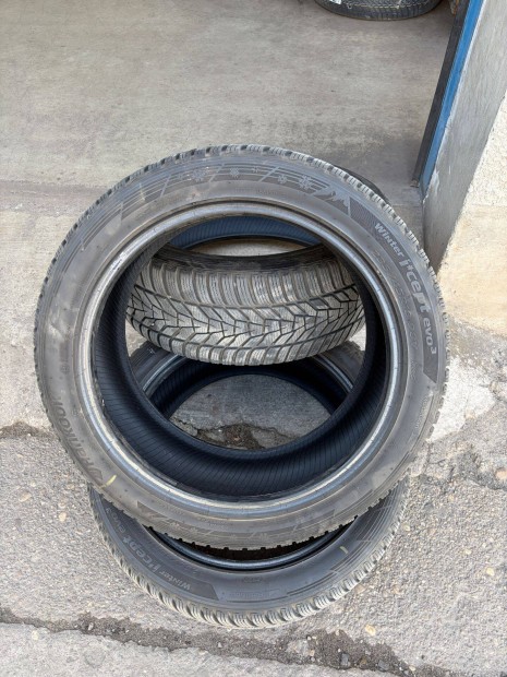 Hankook Winter i cept evo 3 235/45 R18