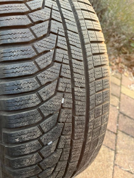 Hankook Winter icept Evo2 tli gumi elad 2 db