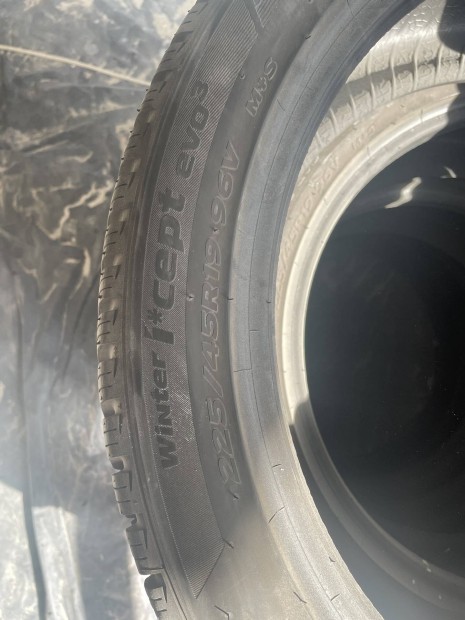 Hankook Winter icept evo3 W330 225/45 R19