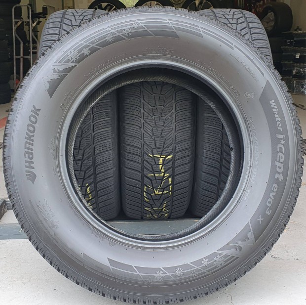 Hankook Wintericept Evo3 245/65 R17 tli gumi 4db /T151