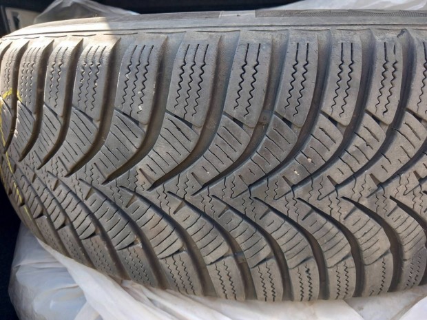 Hankook & Kumho 185/65/R15 4x100 téli garnitúra eladó