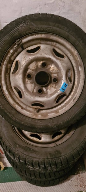 Hankook téli 155/65 R13 felnivel 4db