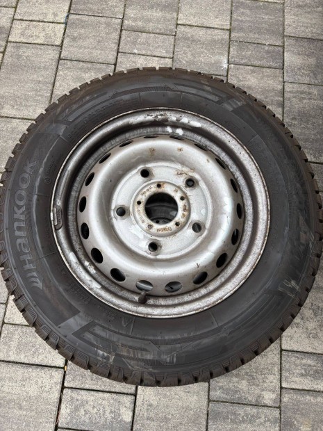 Hankook téli gumi 195/70/15C