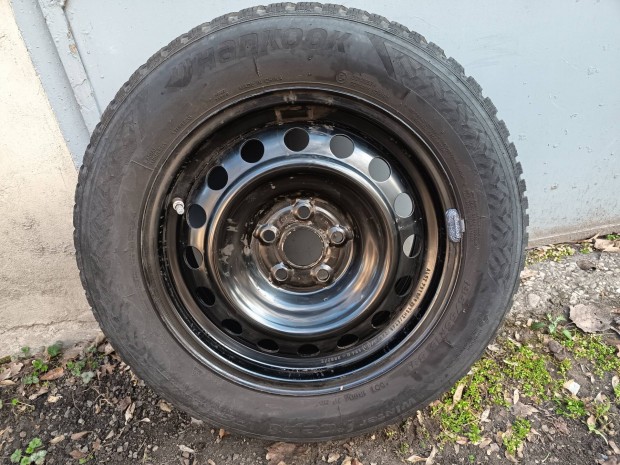 Hankook téli gumi lemezfelnivel szenzoros szelepekkel eladó.