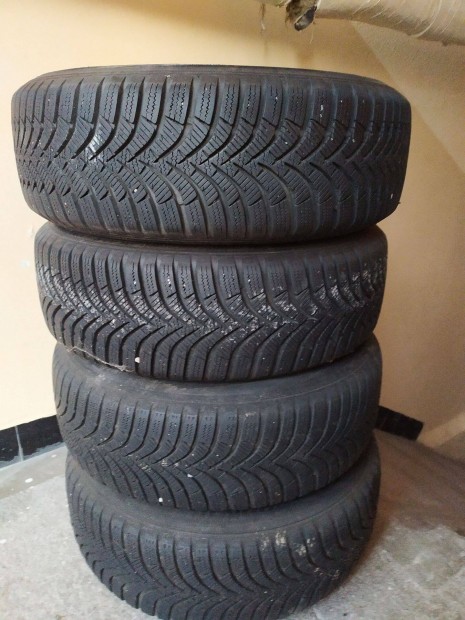 Hankook téli gumi szett 5x100 lemezfelnin eladó
