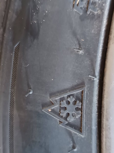 Hankook téligumi 205/45 R17