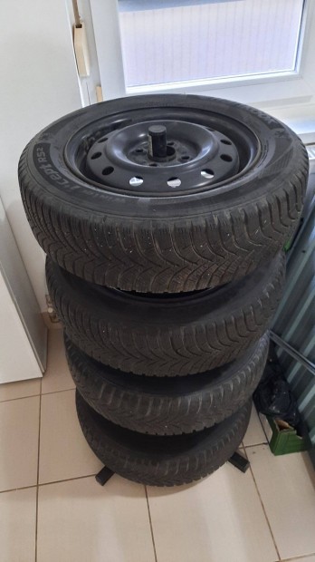 Hankook tligumi szett, acl felnikkel s llvnnyal elad