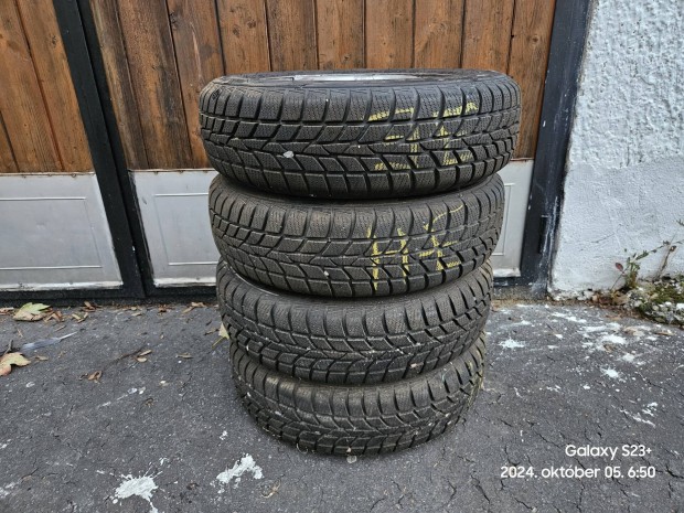 Hankook téligumi szett eladó
