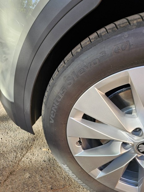 Hankook ventus S1 evo3 ev Nyári gumi.