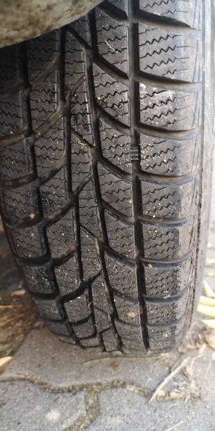 Hankook winter I*cept 155/80 r13 4db lemezfelnire szerelve (opel)