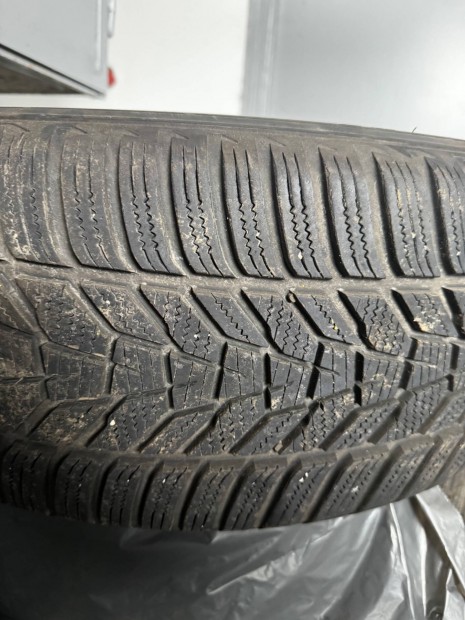 Hankook winter evo 3 Tli gumi 235/55R19