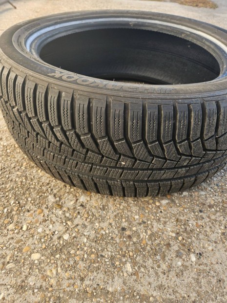 Hankook winter icept evo2 215/50 R17 autógumi