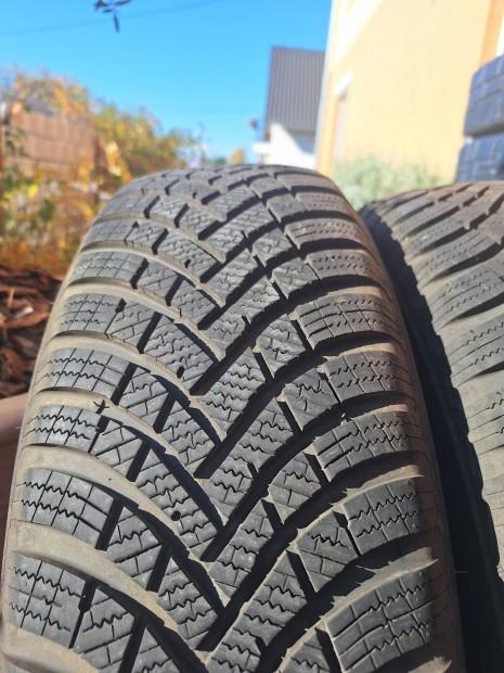 Hankook winter icept rs3 215 70 r16