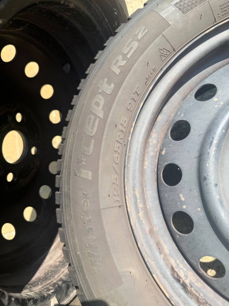 Hankook wintercept RS2 abroncs, 6Jx15 H2 ET45 lemezfelni