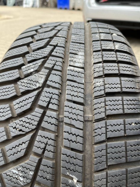 Hanlook 225/50 R18 Winter Evo 2