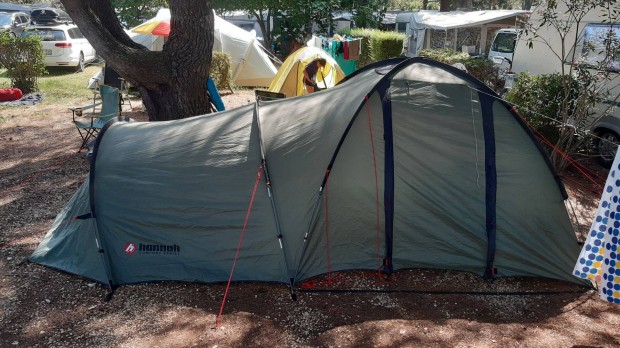 Hannah márkájú 4 személyes kemping sátor, előtérrel
