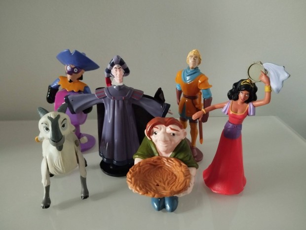 Happy Meal Mc Donald Notre Dame-i toronyőr mesefigura kollekció