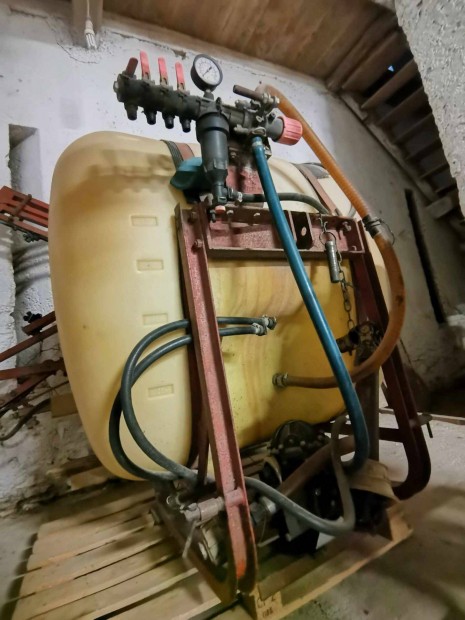 Hardi 600 l / 10 m fggesztett szntfldi permetez