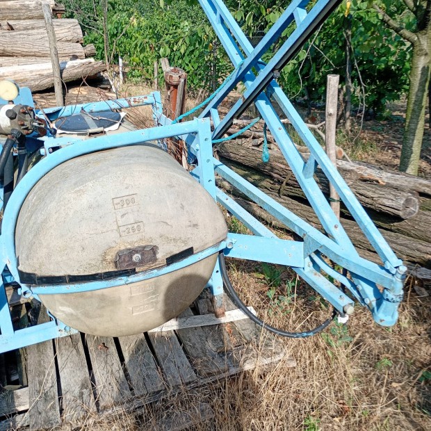Hardi permetező.