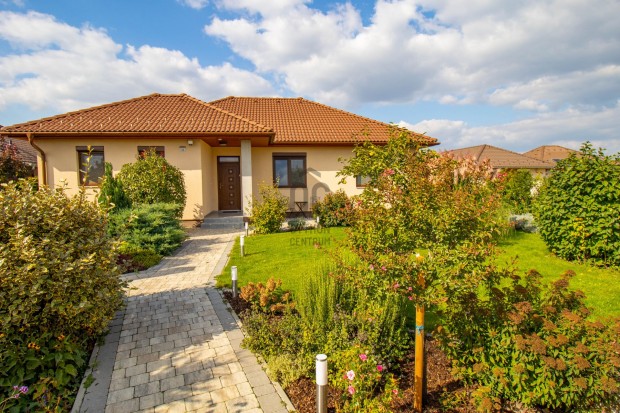 Hark�n, a term�szet k�zels�g�ben  modern, egyszintes csal�di otthon