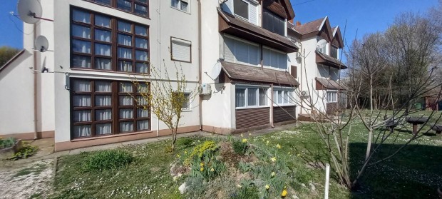 Hark�ny J�r� J.ui. fszti, 32 m2-es apartman elad�