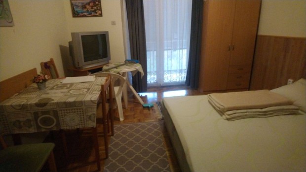 Hark�ny nyaral� elad�