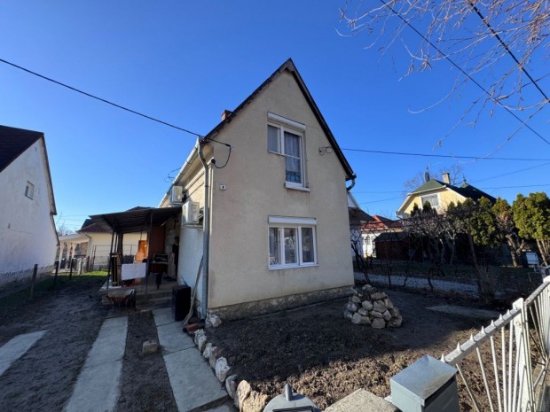 Hark�ny �d�l�telepen brutt� 80 m2 h�z