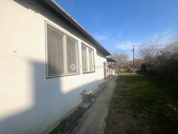 Hark�nyban 100m2-es csal�di h�z - lak��vezeti r�szen elad�