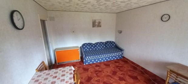 Harknyban 1.em-i tliestett apartman elad