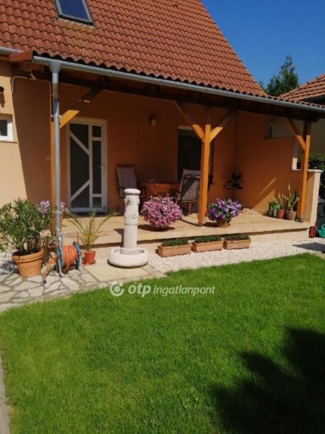 Hark�nyi 140 nm-es h�z elad�