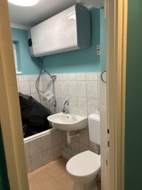 Hark�nyi 17 nm-es lak�s elad�