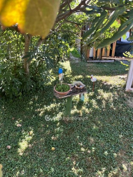 Hark�nyi 222 nm-es telek elad�