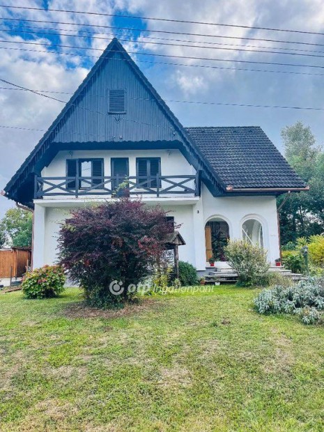 Hark�nyi elad� 176 nm-es h�z