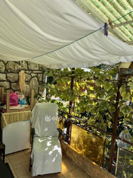 Hark�nyi elad� 222 nm-es telek