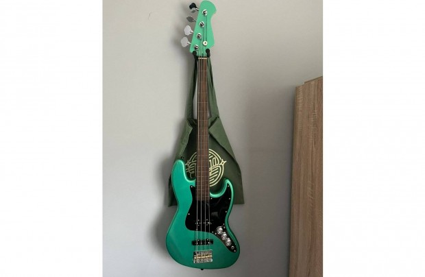 Harley Benton JB-40FL Fretless