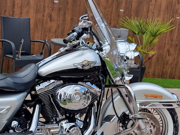 Harley-Davidson Road King Classic 2 kerek besz...