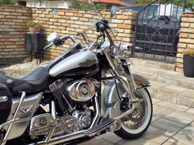 Harley-Davidson Road King Classic 2 kerek besz...