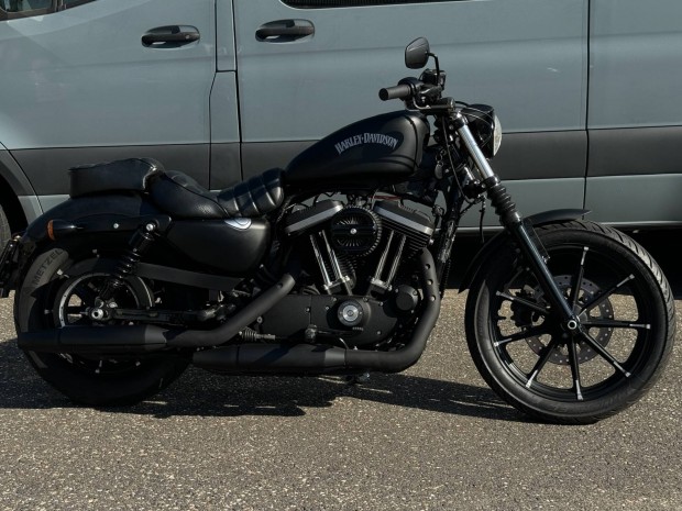 Harley-Davidson Sportster 883