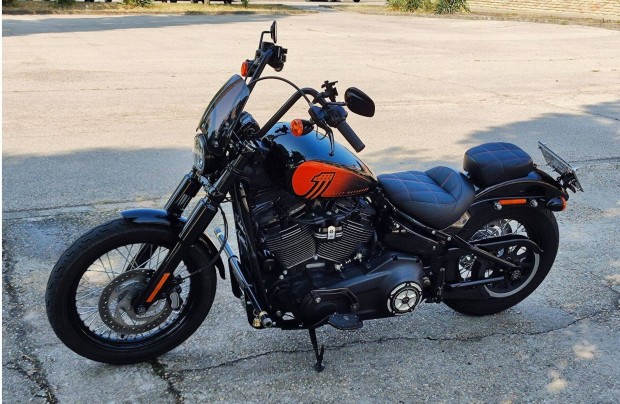 Harley-Davidson Street Bob 114 ABS, V&H kipufogó, Screamin Eagle légző
