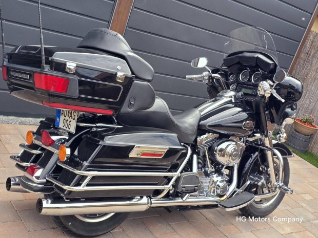 Harley-Davidson Ultra Classic Electra Glide Gar...