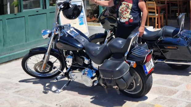 Harley Davidson eladó
