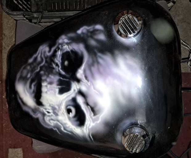 Harley - Davidson Softail tank