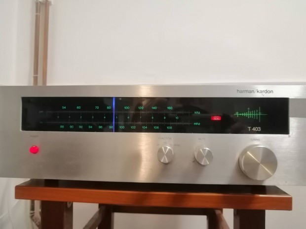 Harman/kardon T403 tuner. 